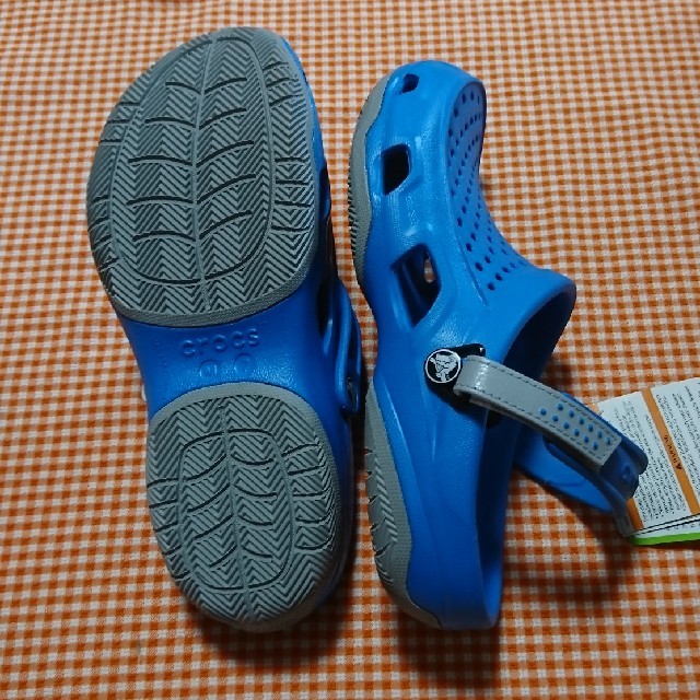 crocs(クロックス)のクロックス swift water deck clog マリンブルー M7 メンズの靴/シューズ(サンダル)の商品写真