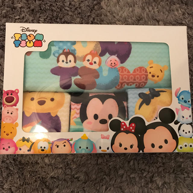 Disney(ディズニー)の値下げ☆新品未使用☆ディズニー ツムツム プレミアムタオル ４点ギフトセット エンタメ/ホビーのアニメグッズ(タオル)の商品写真