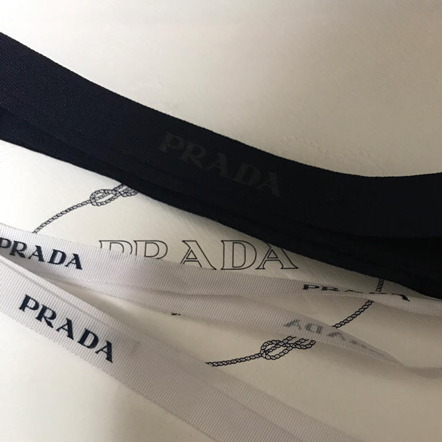 PRADA(プラダ)のPRADA ショップ袋 リボン 空箱 レディースのバッグ(ショップ袋)の商品写真