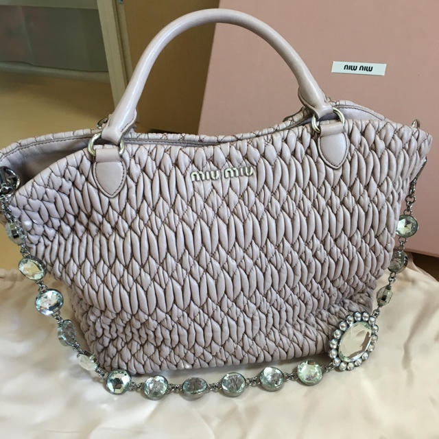 お手頃価格 miumiu - ハンドバッグ ミュウミュウ ハンドバッグ