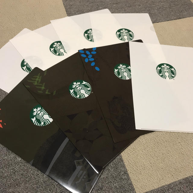 Starbucks Coffee(スターバックスコーヒー)の【非売品】スターバックス  クリアファイル 8枚 インテリア/住まい/日用品の文房具(ファイル/バインダー)の商品写真