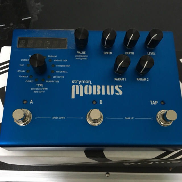 Ibanez(アイバニーズ)のstrymon mobius メビウス ストライモン 空間系 楽器のギター(エフェクター)の商品写真