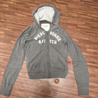 アバクロンビーアンドフィッチ(Abercrombie&Fitch)のアバクロ アバクロンビー&フィッチ グレー パーカー(パーカー)