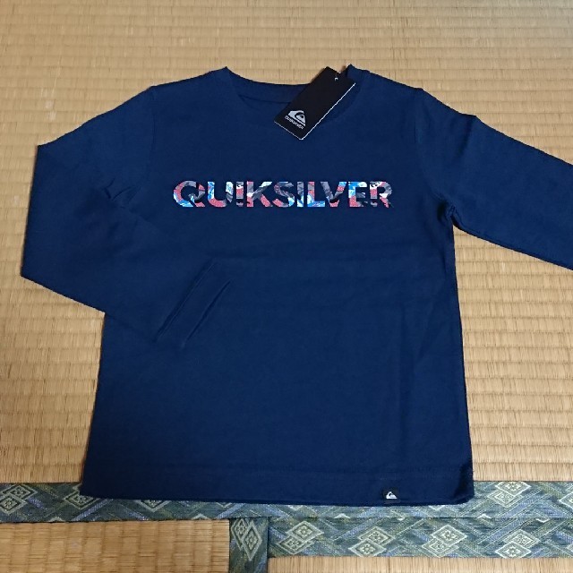 QUIKSILVER(クイックシルバー)のクイックシルバー☆新品ロンT キッズ/ベビー/マタニティのキッズ服男の子用(90cm~)(Tシャツ/カットソー)の商品写真