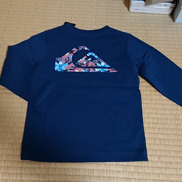 QUIKSILVER(クイックシルバー)のクイックシルバー☆新品ロンT キッズ/ベビー/マタニティのキッズ服男の子用(90cm~)(Tシャツ/カットソー)の商品写真