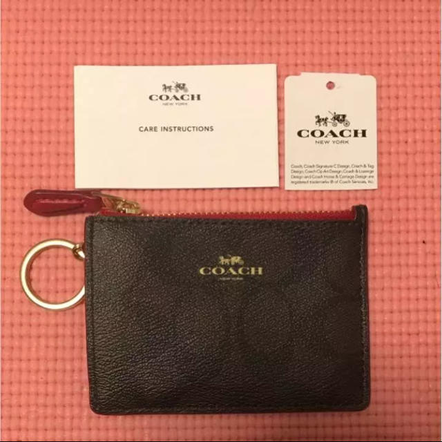 COACH(コーチ)の【新品未使用タグ付き】COACHコーチパスケース 定期入れ レディースのファッション小物(名刺入れ/定期入れ)の商品写真