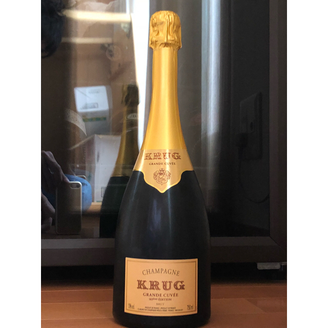 Krug(クリュッグ)の高級シャンパン クリュッグ （krug）グランド キュベ 750ml 食品/飲料/酒の酒(シャンパン/スパークリングワイン)の商品写真