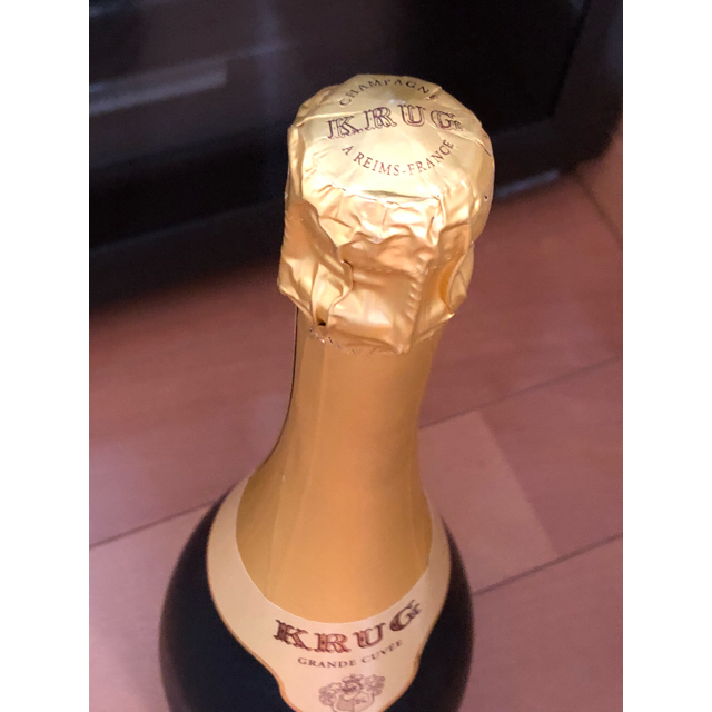 Krug(クリュッグ)の高級シャンパン クリュッグ （krug）グランド キュベ 750ml 食品/飲料/酒の酒(シャンパン/スパークリングワイン)の商品写真