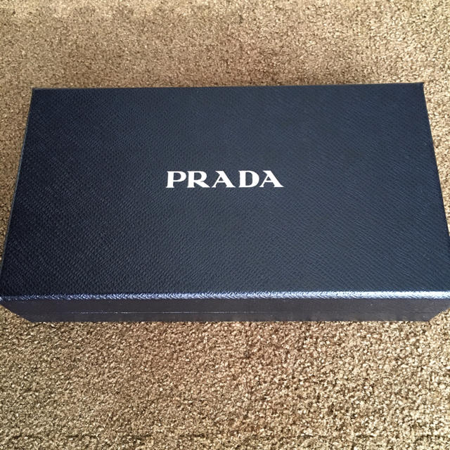 PRADA(プラダ)のPRADA  プラダ  空箱  リボン付き レディースのバッグ(ショップ袋)の商品写真