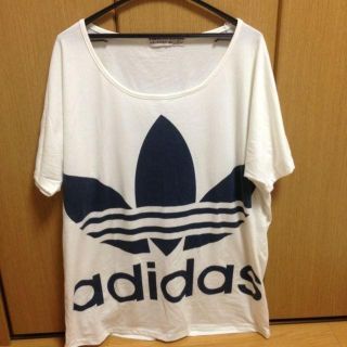 アディダス(adidas)のadidas トップス(Tシャツ(半袖/袖なし))