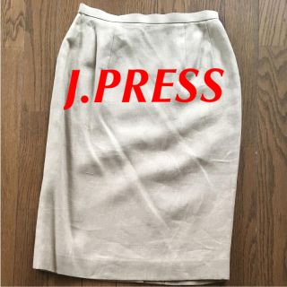 ジェイプレスレディス(J.PRESS LADIES)のJ.PRESS スカート ベージュ 未使用 裏地付き M(ひざ丈スカート)