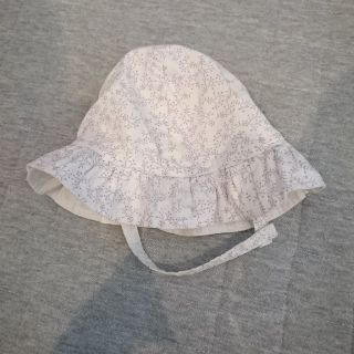 ベビーギャップ(babyGAP)の【中古】babyGap 小花柄帽子 44cm(帽子)