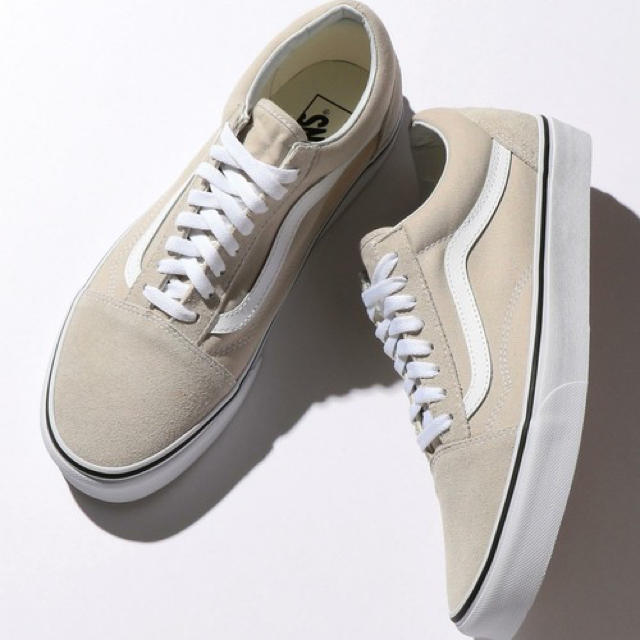 BEAUTY&YOUTH UNITED ARROWS(ビューティアンドユースユナイテッドアローズ)の新品！完売！お値下げ。VANS オールドスクール ベージュ 24センチ レディースの靴/シューズ(スニーカー)の商品写真