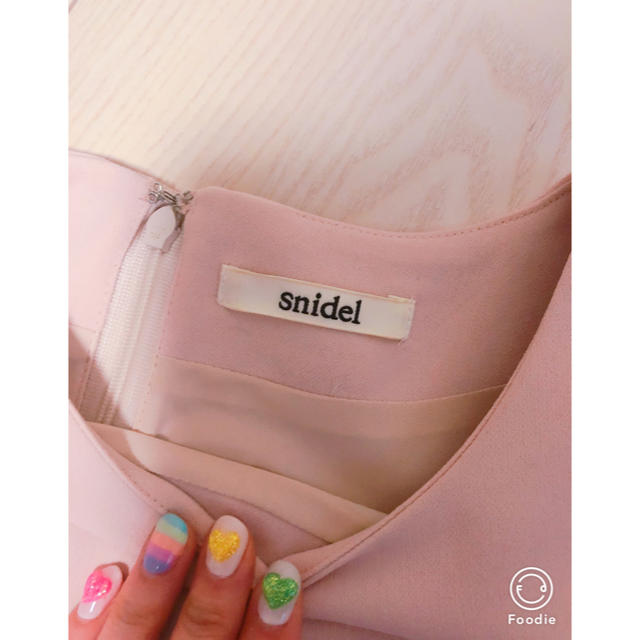 SNIDEL(スナイデル)のフリルショルダーワンピース レディースのワンピース(ひざ丈ワンピース)の商品写真