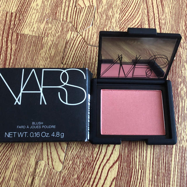 NARS(ナーズ)のNARSブラッシュ4017 コスメ/美容のベースメイク/化粧品(チーク)の商品写真