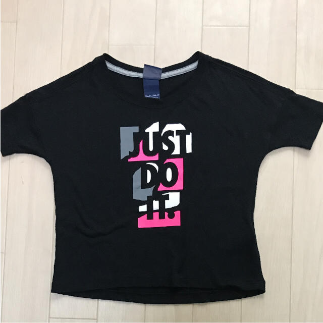 NIKE(ナイキ)のNIKEガールズTシャツ130 キッズ/ベビー/マタニティのキッズ服女の子用(90cm~)(Tシャツ/カットソー)の商品写真