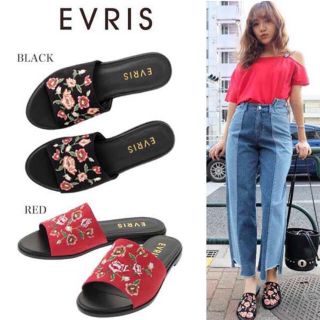 エヴリス(EVRIS)の美品☆EVRIS EMBROIDERYフラットサンダル(サンダル)