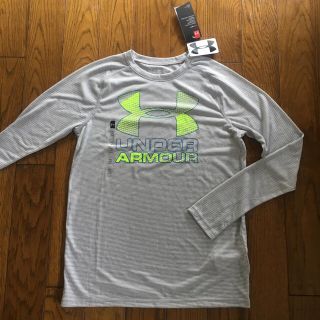 アンダーアーマー(UNDER ARMOUR)の【専用】UNDER ARMOUR新品ロングTシャツ 160 170 (Tシャツ/カットソー(七分/長袖))