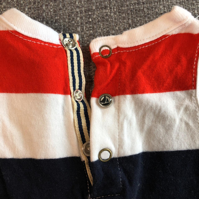 PETIT BATEAU(プチバトー)のプチバトー ロンパース キッズ/ベビー/マタニティのベビー服(~85cm)(ロンパース)の商品写真