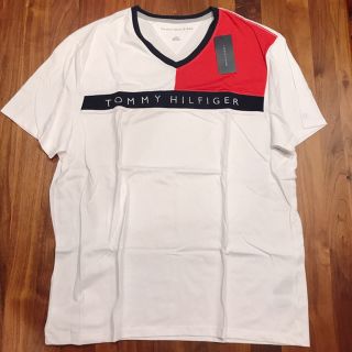 トミーヒルフィガー(TOMMY HILFIGER)の新品タグ付(L)TOMMY HILFIGERメンズ フラッグVネックTシャツ(Tシャツ/カットソー(半袖/袖なし))