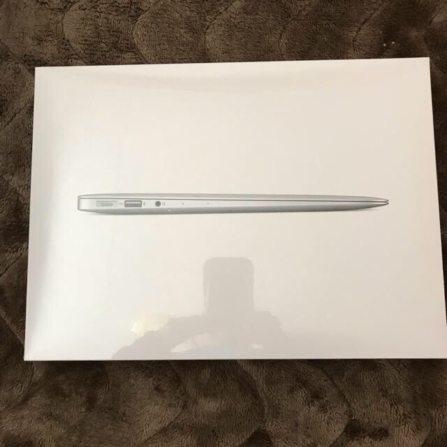 Apple - MacBook air新品 未開封 MQD32J/Aケース付き最終出品の通販 by ...