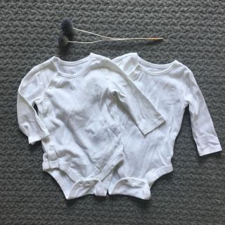 ベビーギャップ(babyGAP)の  水通しのみ BABYGAP ボディスーツ ロンパース 3-6m 2枚セット(肌着/下着)