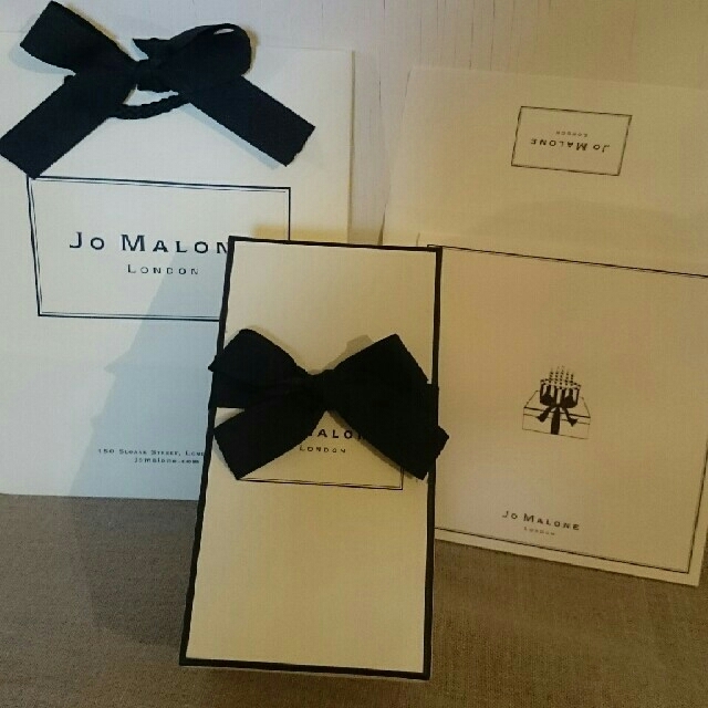 Jo Malone(ジョーマローン)の専用 新品 プレゼントラッピング ジョマローン スターマグノリア 100ml コスメ/美容の香水(香水(女性用))の商品写真