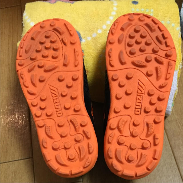 MIZUNO(ミズノ)のミズノ サッカー トレーニングシューズ 17cm キッズ/ベビー/マタニティのキッズ靴/シューズ(15cm~)(その他)の商品写真