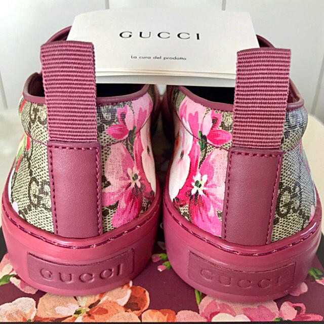 Gucci(グッチ)の❤️グッチ❤️お値下げ💕新品未使用✨ブルームス🌸スリッポン 38♪ レディースの靴/シューズ(スリッポン/モカシン)の商品写真