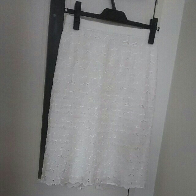 JUSGLITTY(ジャスグリッティー)のジャスグリッティー シャンブレー刺繍レースタイトスカート サイズ２ レディースのスカート(ひざ丈スカート)の商品写真