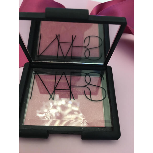 NARS(ナーズ)のお値下げ中♡NARS♡ブラッシュ4023 コスメ/美容のベースメイク/化粧品(チーク)の商品写真