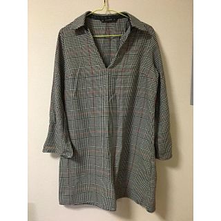 ザラ(ZARA)の〇交渉可【ZARA】グレーチェック柄 Mサイズ トップス 長袖 レディース(カットソー(長袖/七分))