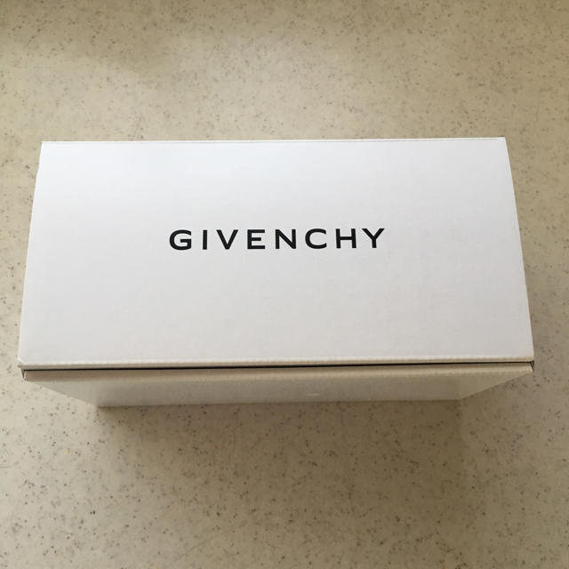 GIVENCHY(ジバンシィ)のGIVENCHY 新品未使用 グラス インテリア/住まい/日用品のキッチン/食器(グラス/カップ)の商品写真