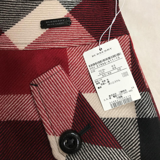 BURBERRY BLUE LABEL(バーバリーブルーレーベル)の新品 BURBERRY キュロット 赤×黒チェック レディースのパンツ(キュロット)の商品写真