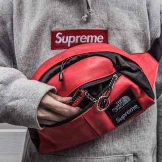 シュプリーム(Supreme)のSupreme ×north face Lumber  レッド【新品】(ウエストポーチ)