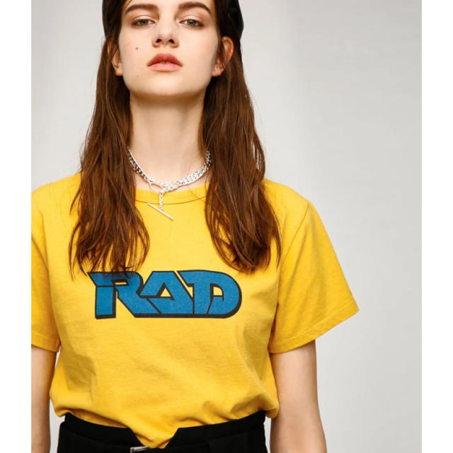 moussy(マウジー)のmoussy RAD Tシャツ イエロー レディースのトップス(Tシャツ(半袖/袖なし))の商品写真