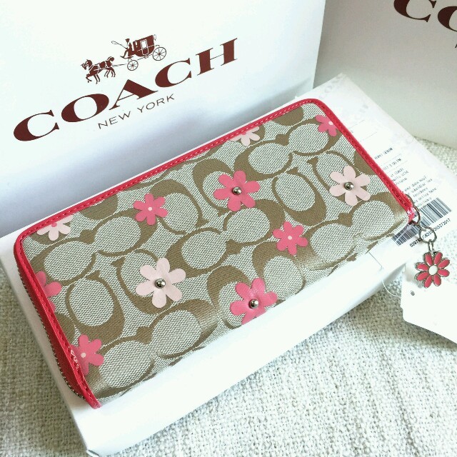 COACH(コーチ)のCOACH長財布 コーチ正規品 F51339 花柄 フローラル 女性用財布 新品 レディースのファッション小物(財布)の商品写真