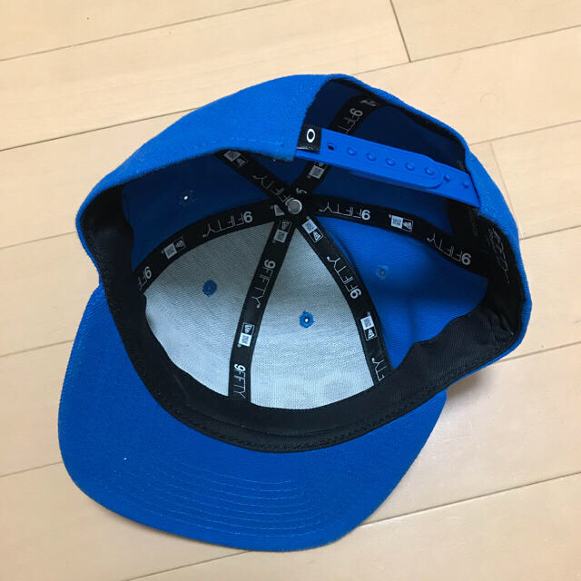 Oakley(オークリー)のロト様専用！Oakley × newera スナップバック キャップ メンズの帽子(キャップ)の商品写真