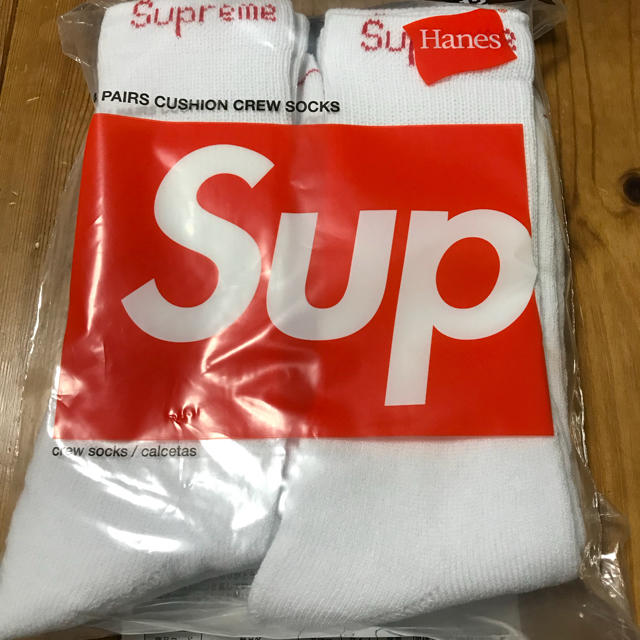 Supreme(シュプリーム)の【新品】supreme Hanes 靴下 ソックス ワンサイズ ホワイト メンズのレッグウェア(ソックス)の商品写真