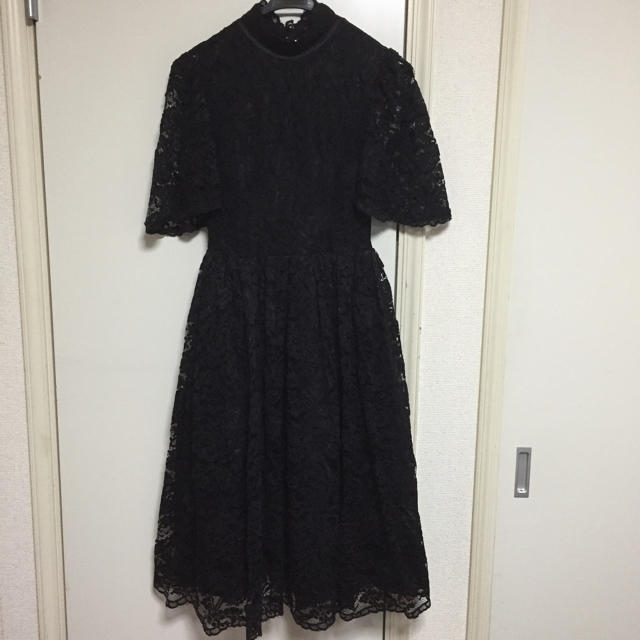 【送料込み】新品♡ミモレ丈レースワンピース♡ レディースのワンピース(ロングワンピース/マキシワンピース)の商品写真