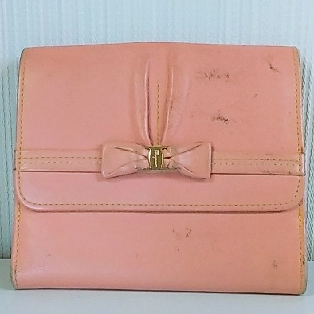 Salvatore Ferragamo - フェラガモ ヴァラ リボン レザー 二つ折り財布 ピンク の通販 by M's shop