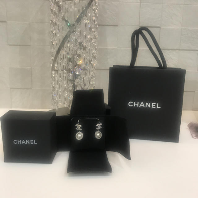 CHANELのスイングピアスパール❤️