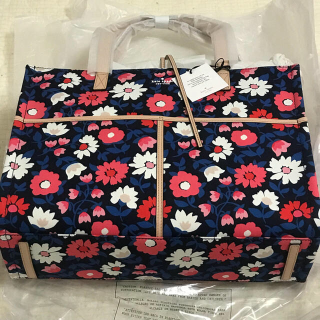 kate spade new york(ケイトスペードニューヨーク)の★新品★ ケイトスペード 18年春新作 デイジー柄トートバッグ レディースのバッグ(トートバッグ)の商品写真