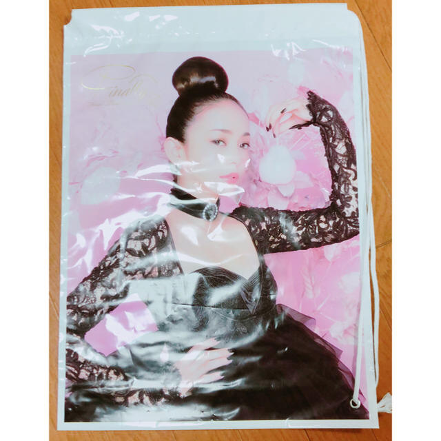安室奈美恵 Showtime コスプレ フルセット 会場限定ビニールバック付 エンタメ/ホビーのコスプレ(衣装)の商品写真
