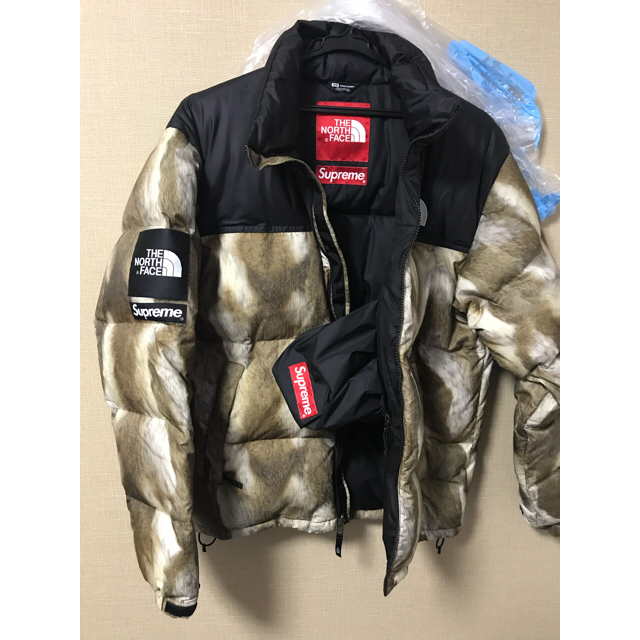 Supreme(シュプリーム)のsupreme×northface ヌプシ ダウンジャケット Mサイズ メンズのジャケット/アウター(ダウンジャケット)の商品写真