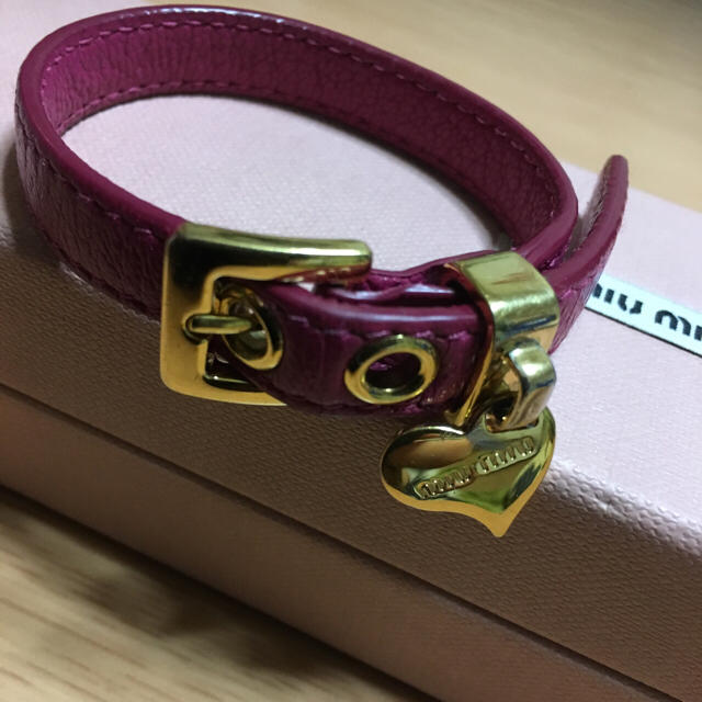 miumiuブレスレット