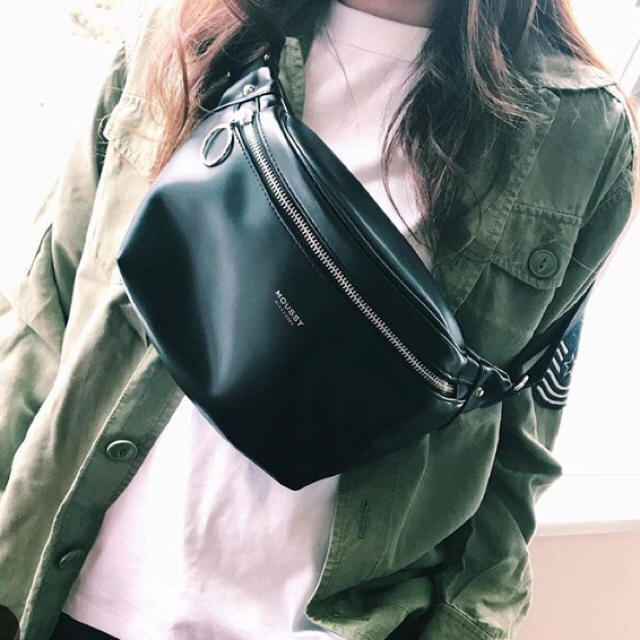 即完売品♪MOUSSY waist&shoulder BAG♪ボディバッグsly
