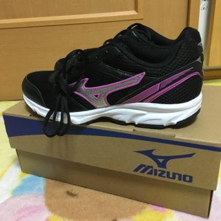 ミズノ(MIZUNO)のミズノスニーカー【24センチ】(スニーカー)