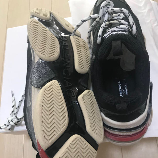 balenciaga triple s 42 black red メンズの靴/シューズ(スニーカー)の商品写真