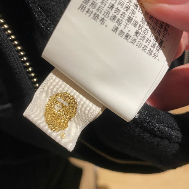 A BATHING APE(アベイシングエイプ)のA BATHING APE シャークパーカー ブラック Mサイズ メンズのトップス(パーカー)の商品写真